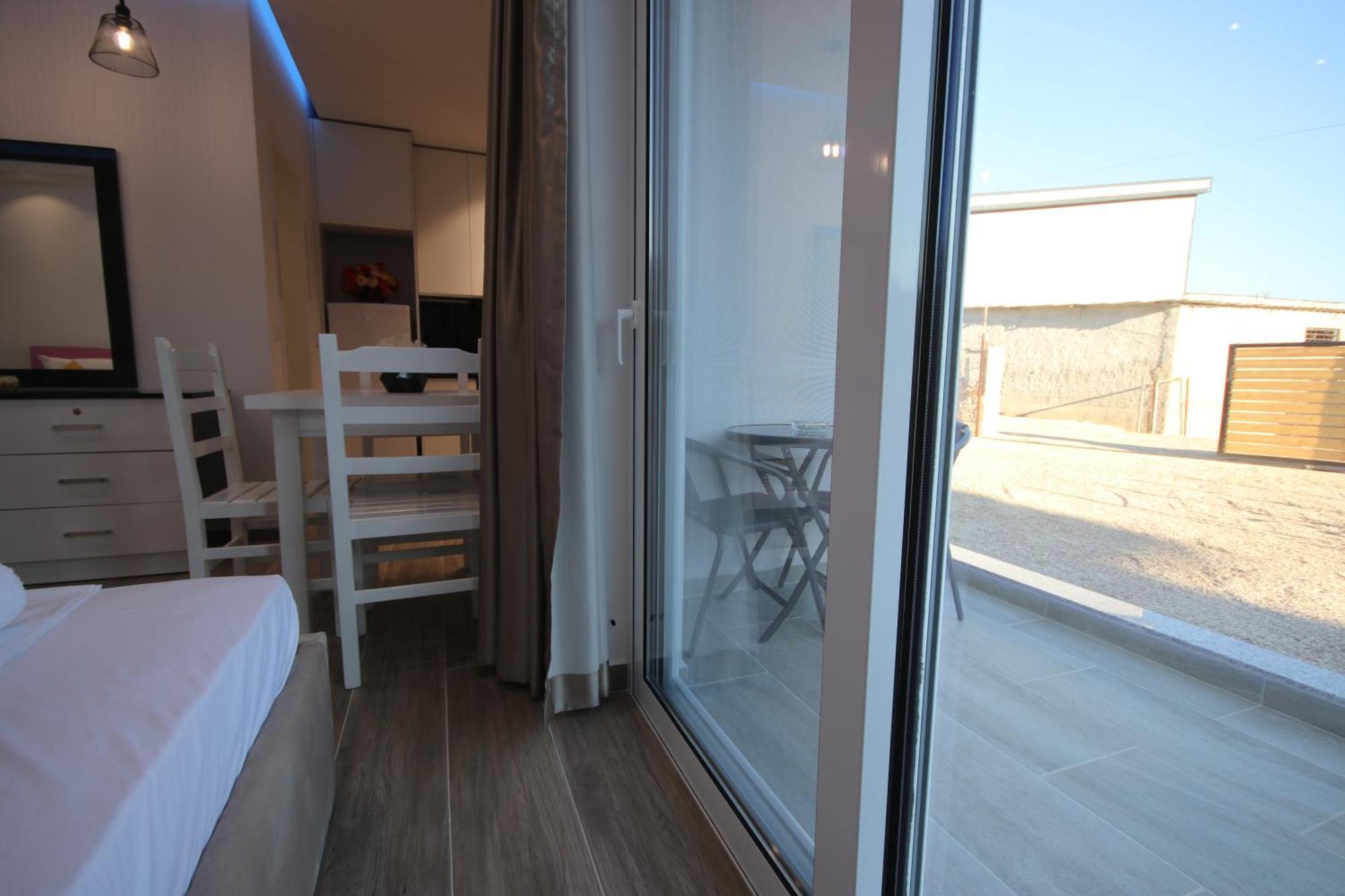 Klea Rooms Himarë Exterior foto