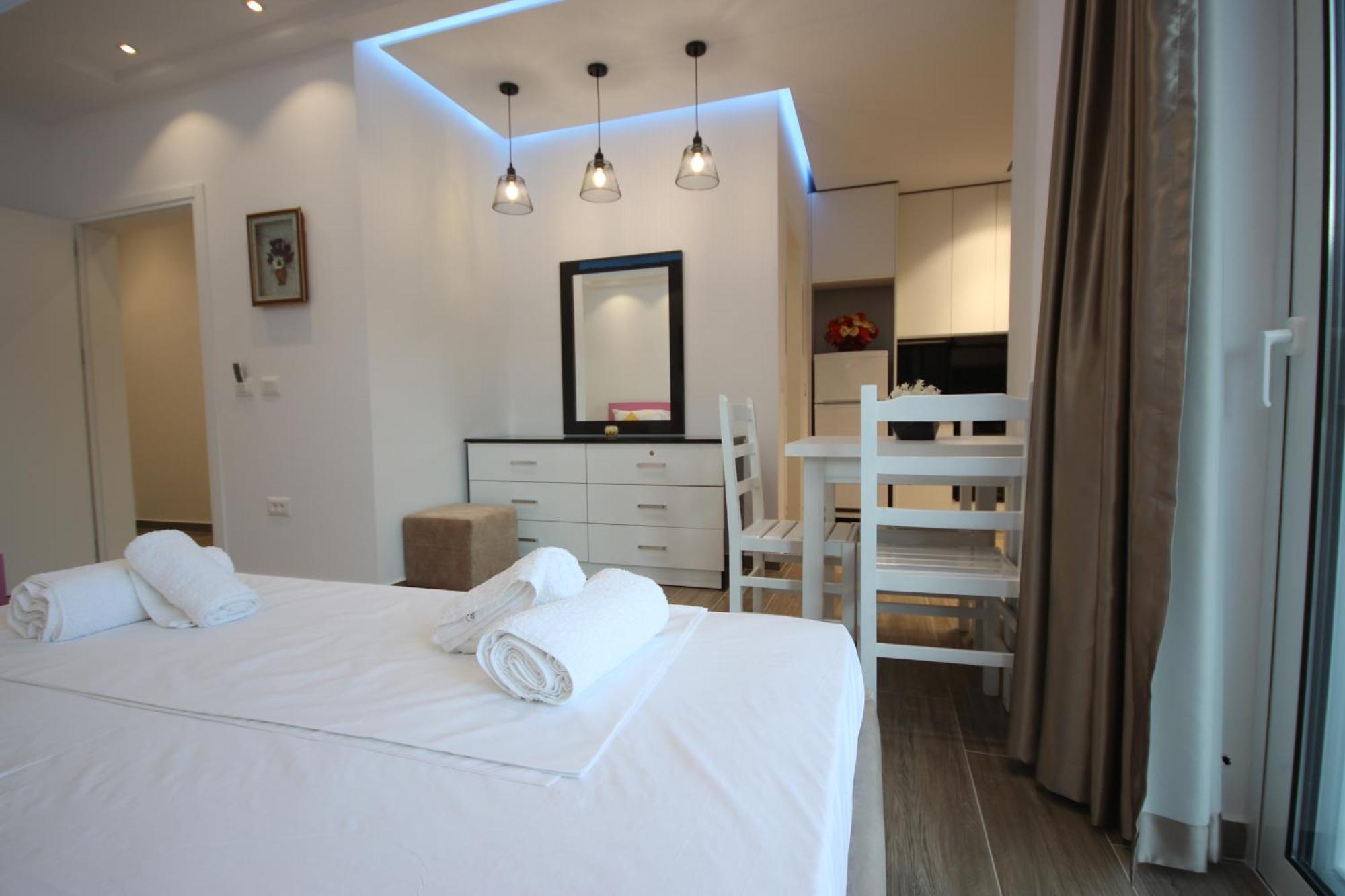 Klea Rooms Himarë Exterior foto