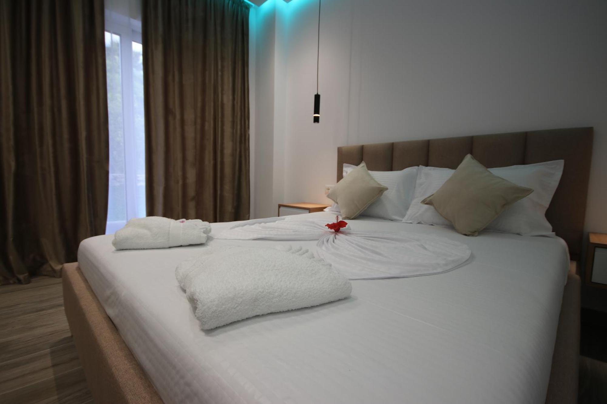 Klea Rooms Himarë Exterior foto